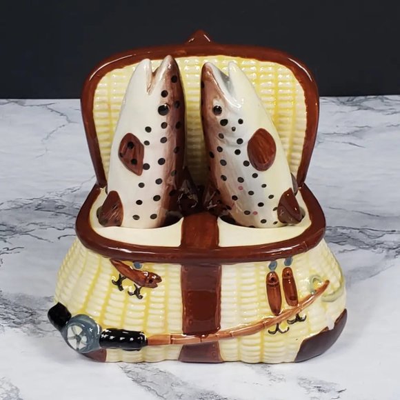 Trout Basket Salt Pepper Shaker Set - Picture 9 of 9